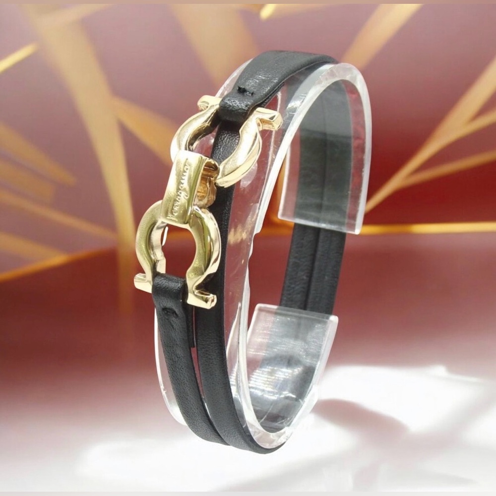 Salvatore Ferragamo Gancini Leather Wrap Bracelet 🖤 - Picture 6 of 6